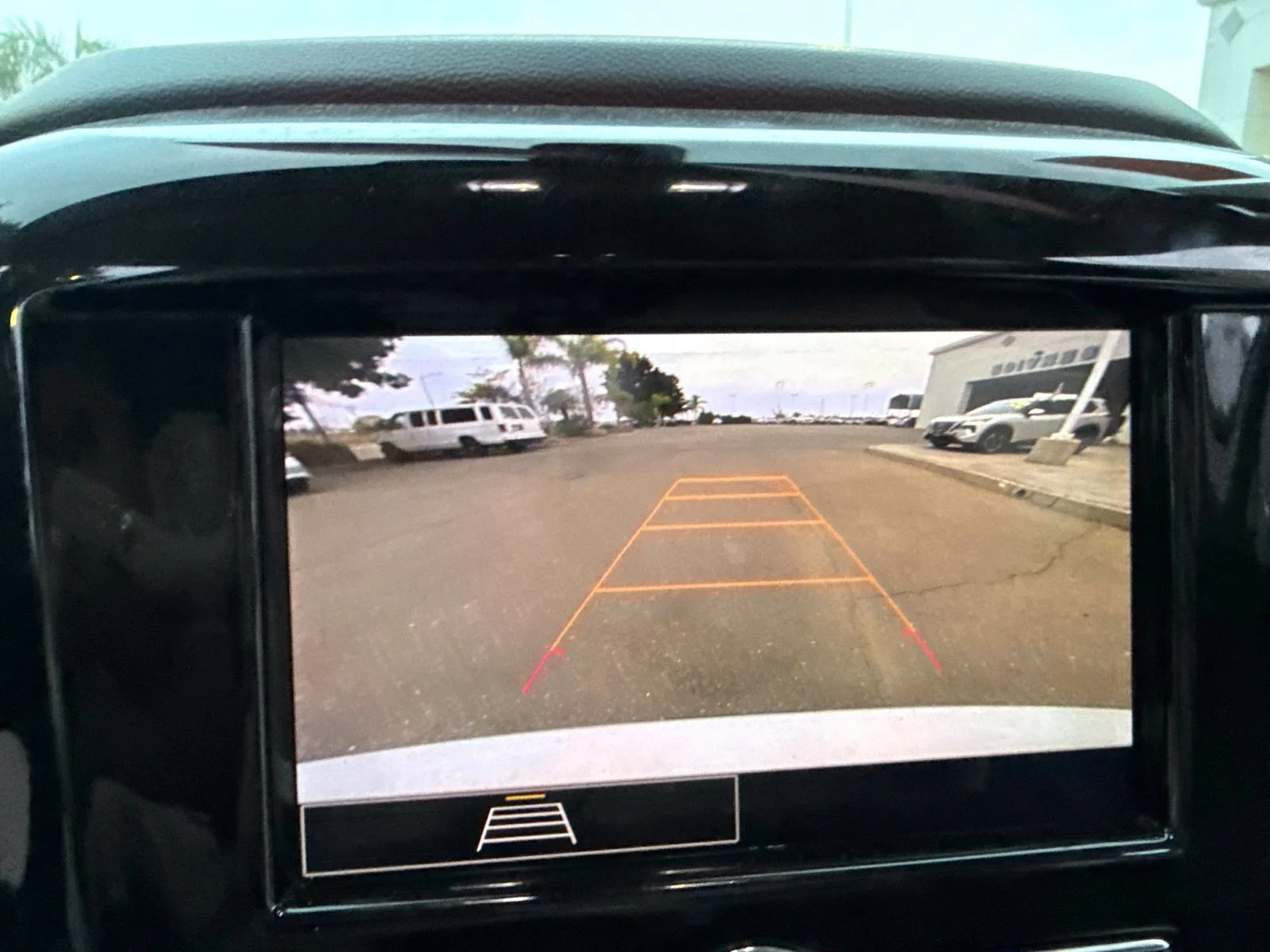 Used 2020 SUMMIT WHITE Chevrolet LT Cloth image 19