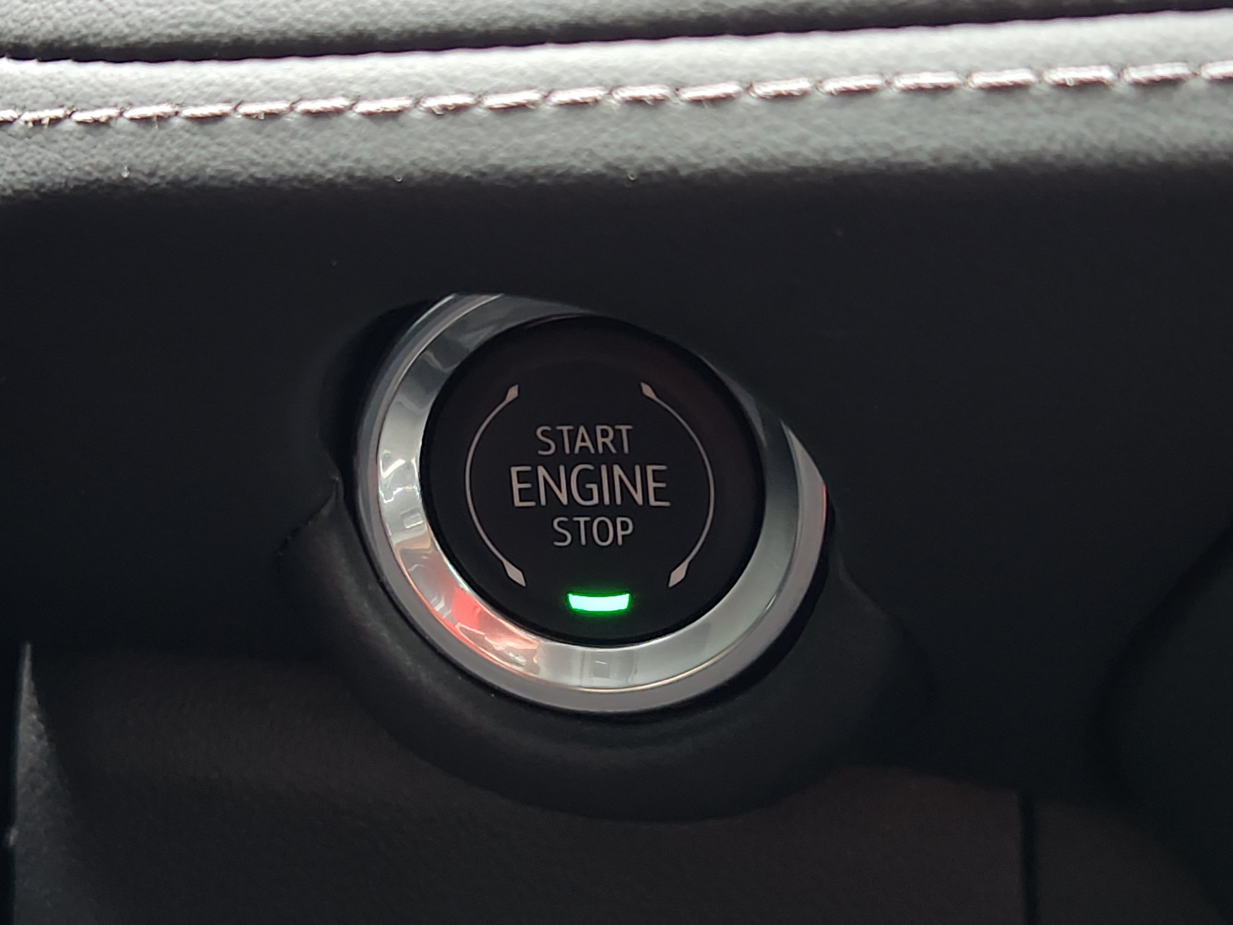 Used 2025 Summit White Chevrolet LT image 24