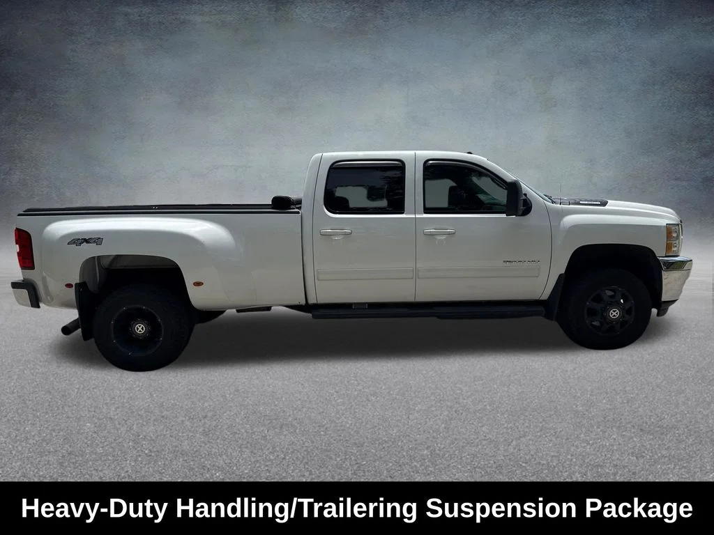 Used 2012 White Chevrolet LTZ image 7