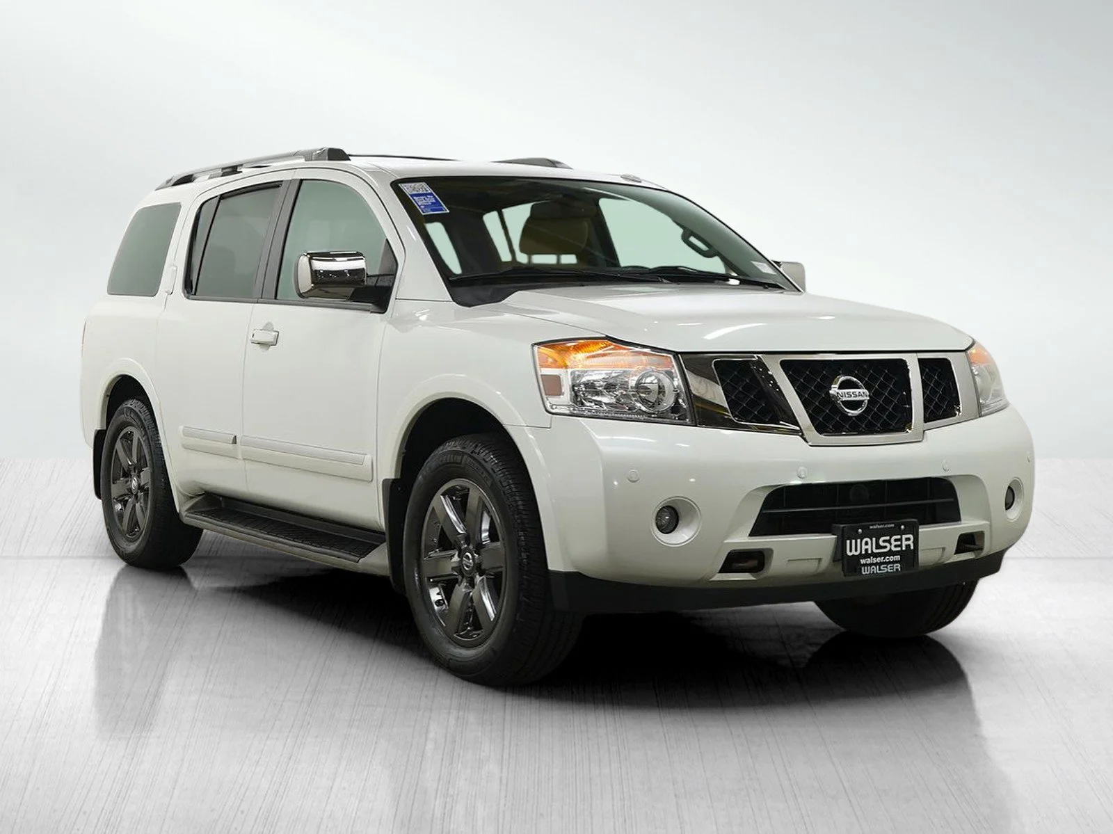 Used 2014 Pearl White Nissan Platinum image 8