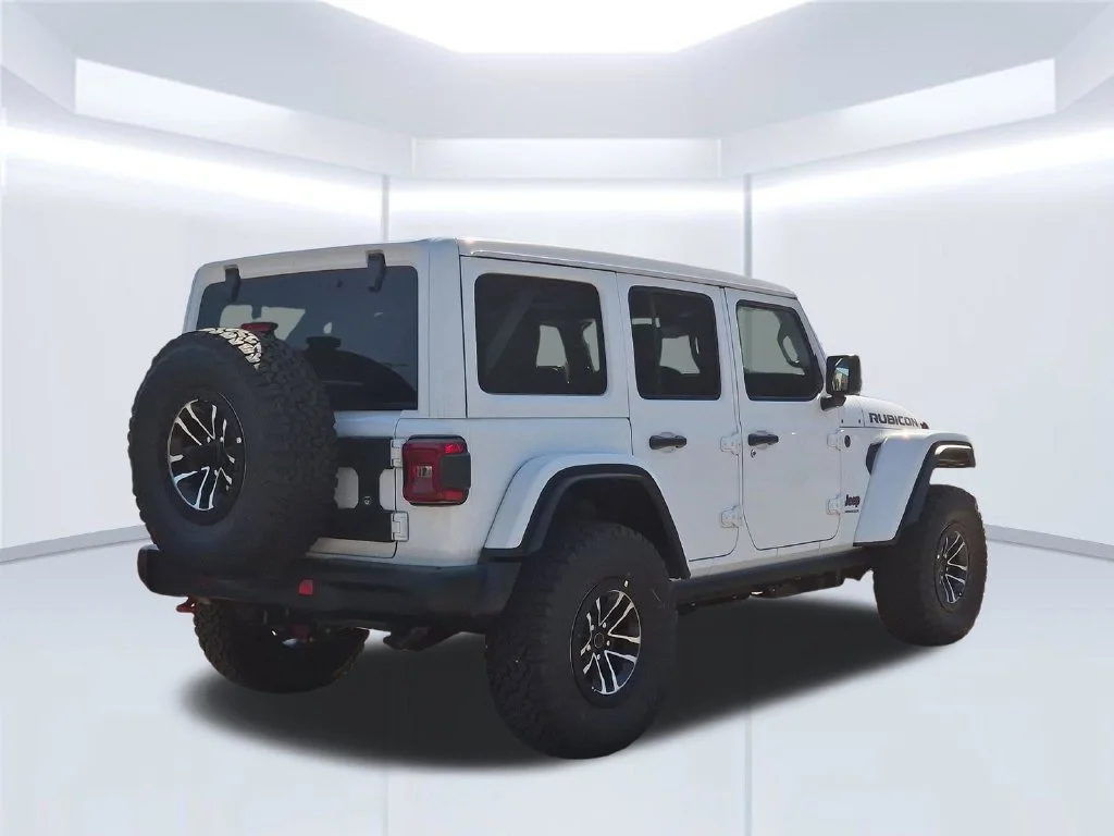 New 2027 White/off-white Jeep Rubicon X image 6