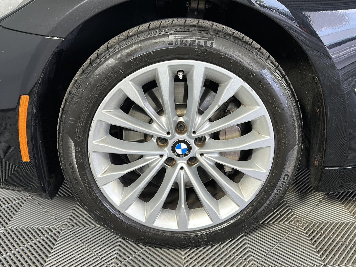 Used 2023 Black Sapphire Metallic BMW 530i xDrive image 6