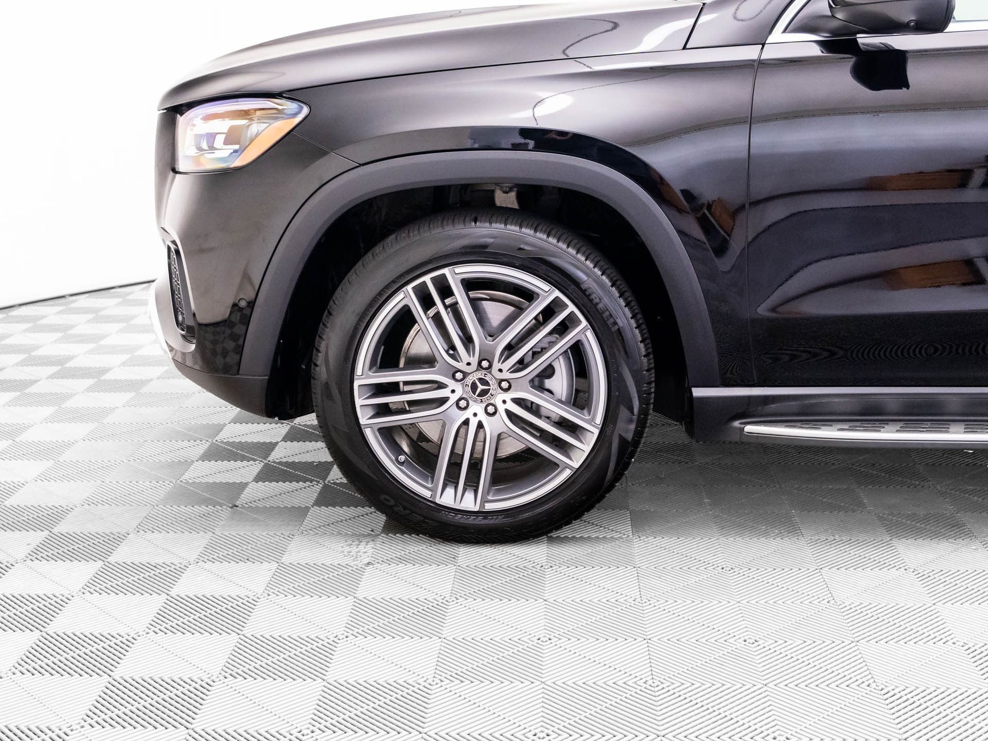 New 2026 Black Mercedes-Benz GLS 450 image 33