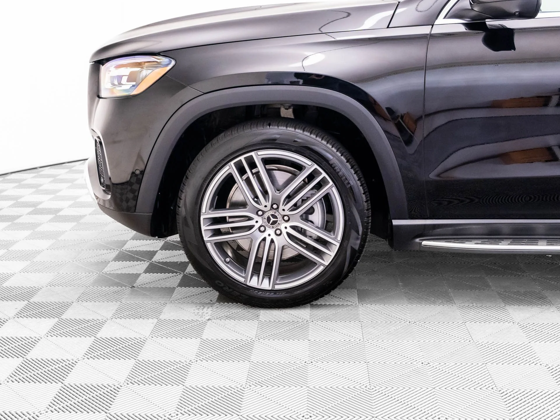 New 2026 Black Mercedes-Benz GLS 450 image 33