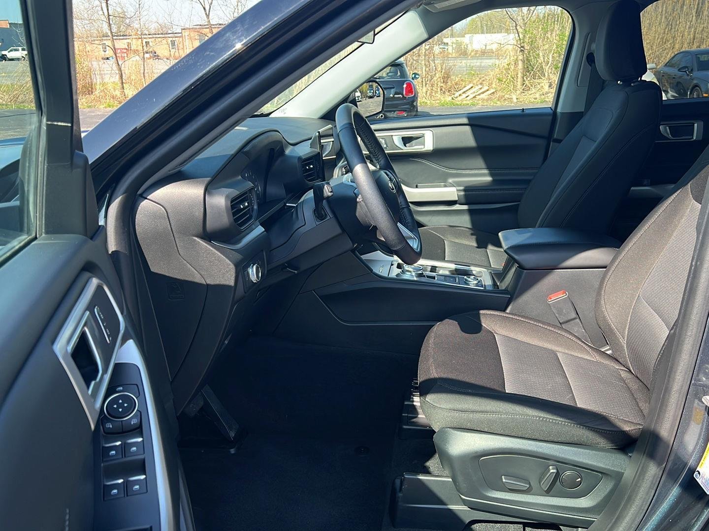 Used 2022 Blue Metallic Ford XLT image 4