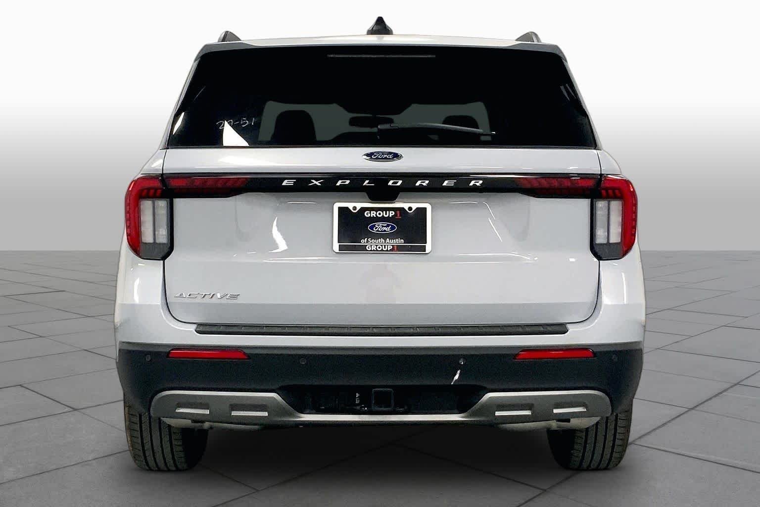 New 2026 Space White Metallic Ford Active image 4