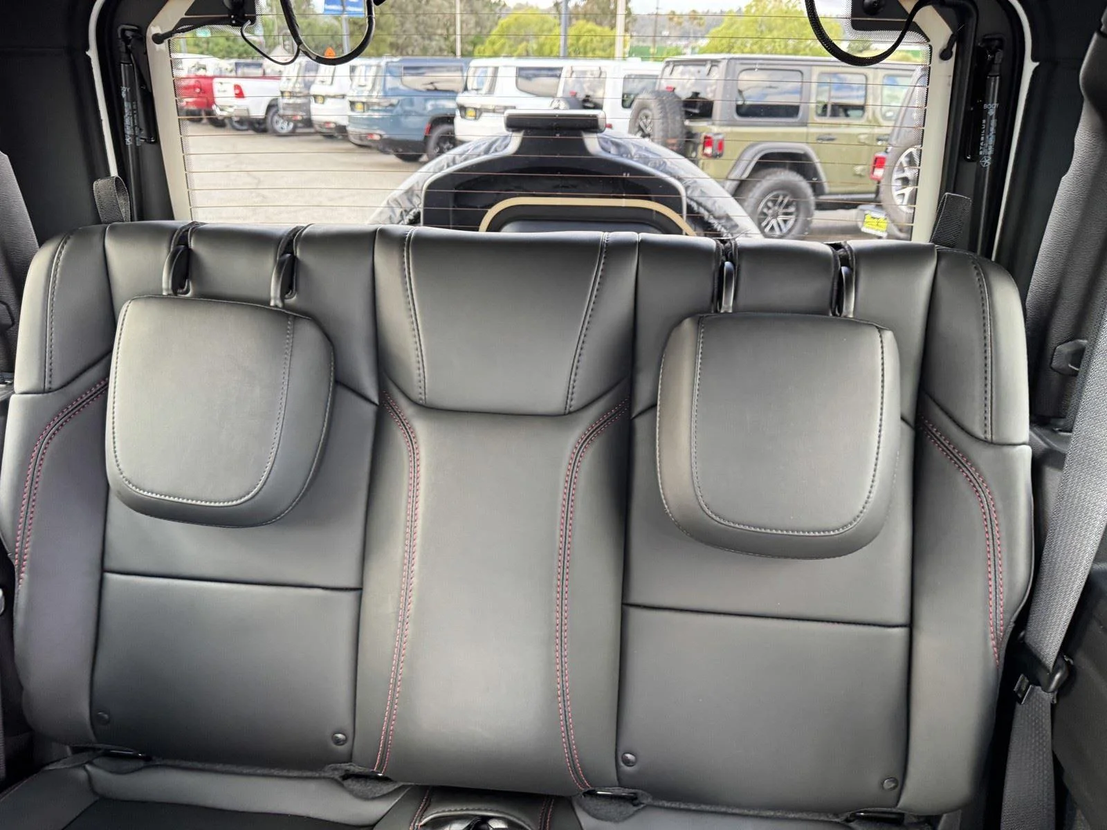 New 2026 Anvil Clear-Coat Exterior Paint Jeep Rubicon X image 12