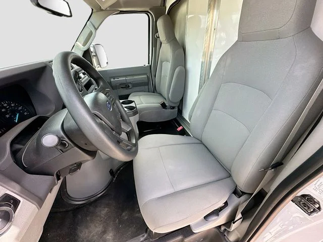 New 2025 Oxford White Ford Base image 14