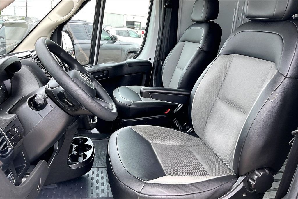 Used 2025 White Ram High Roof image 16