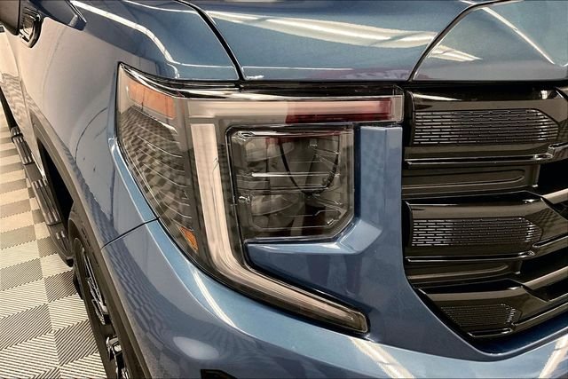 Used 2024 Downpour Metallic GMC Elevation image 35