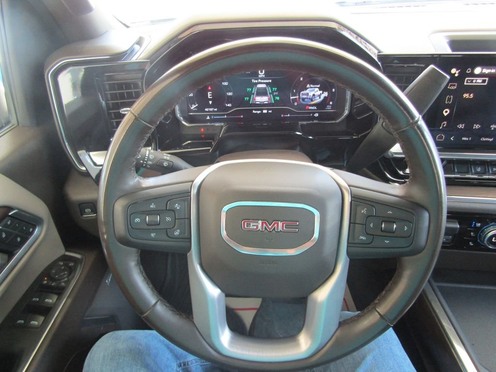 Used 2025 White GMC SLT image 31