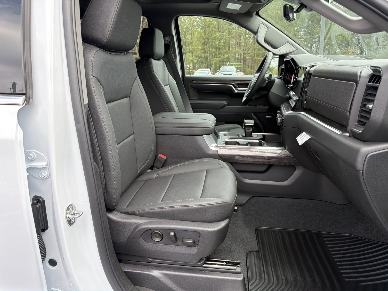 2026 Chevrolet Silverado 1500 LTZ - Photo 13