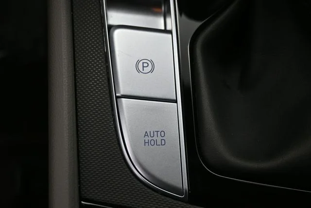 Used 2025 Black Hyundai SEL Sport image 28