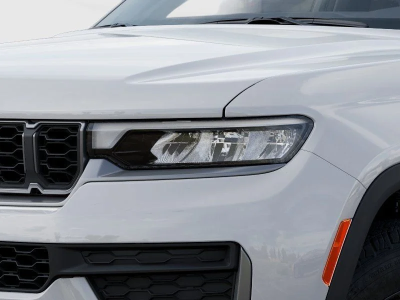 New 2026 Bright White Clear-Coat Exterior Paint Jeep Altitude image 12