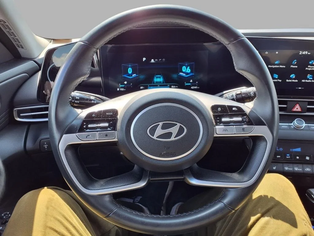 Used 2025 Blue Hyundai SEL Convenience image 16