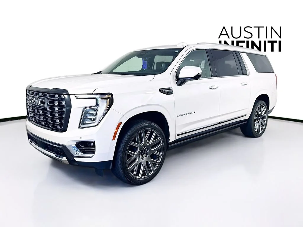 Used 2025 White GMC Denali Ultimate image 3