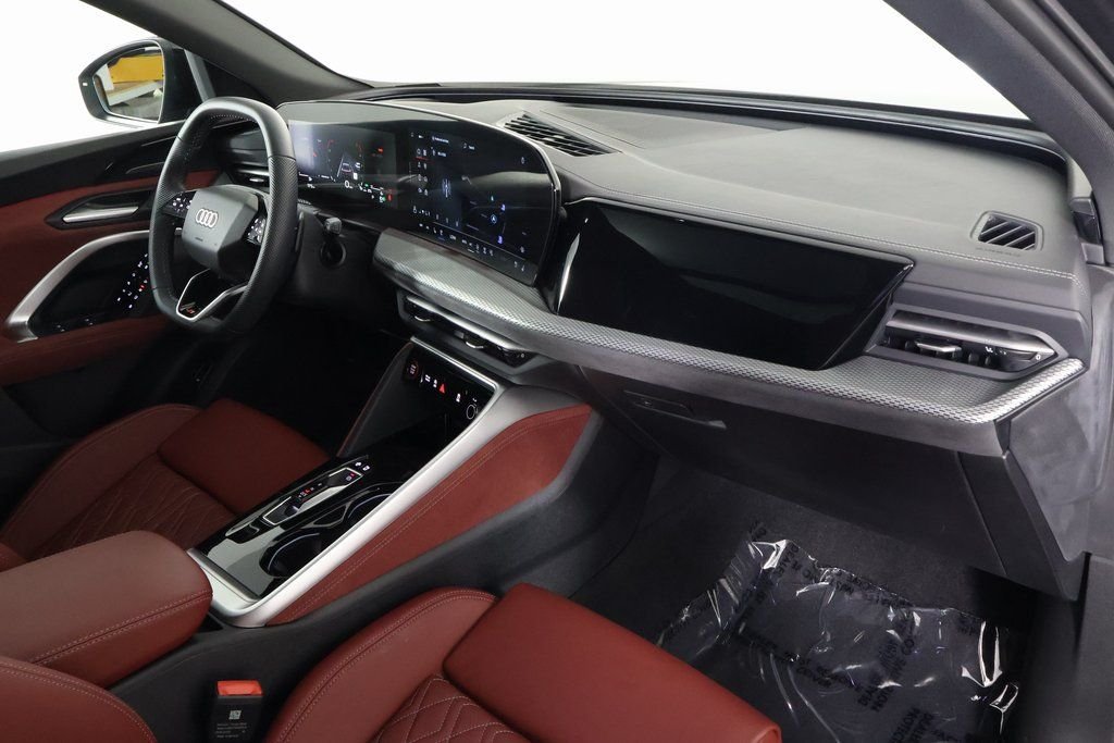 Used 2025 Daytona Gray Pearl Effect Audi 3.0T Premium Plus image 9