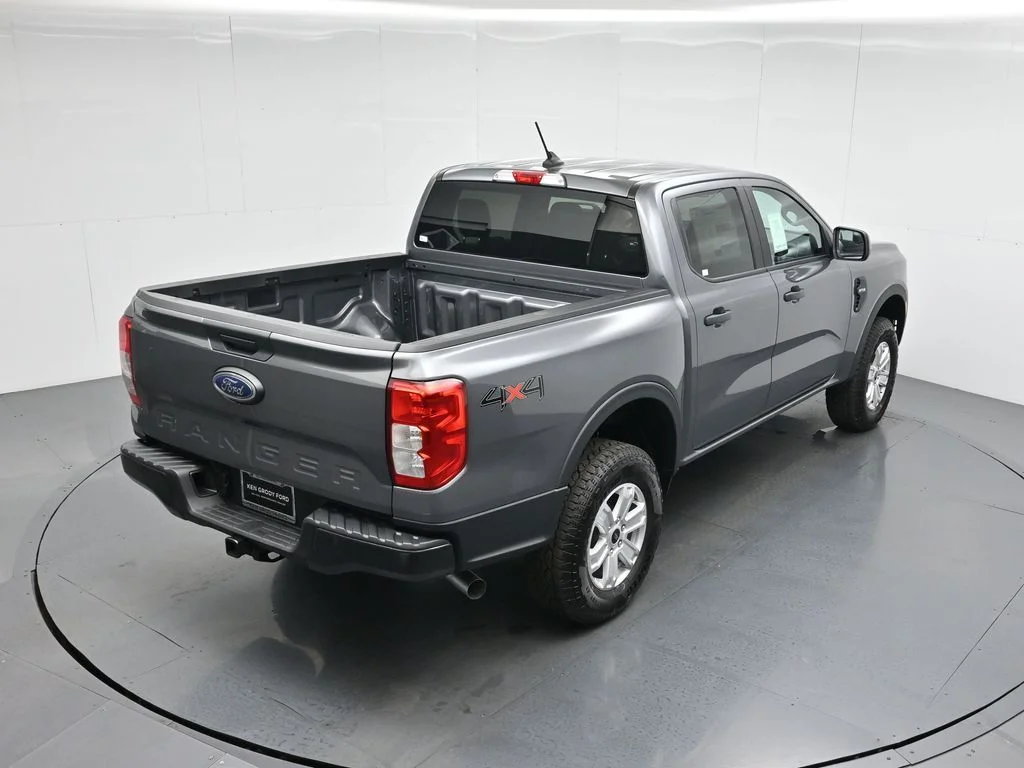 New 2025 Gray Ford XL image 39