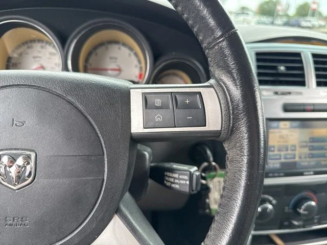 Used 2010 Black Dodge SXT image 27