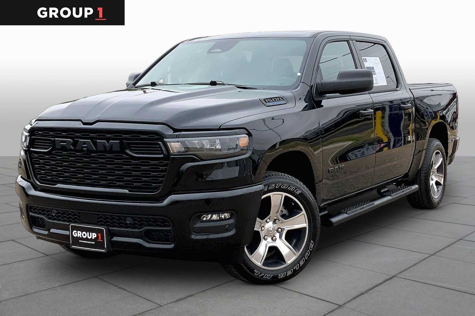 2025 RAM 1500 Tradesman 4x4 Crew Cab 5'7's photo