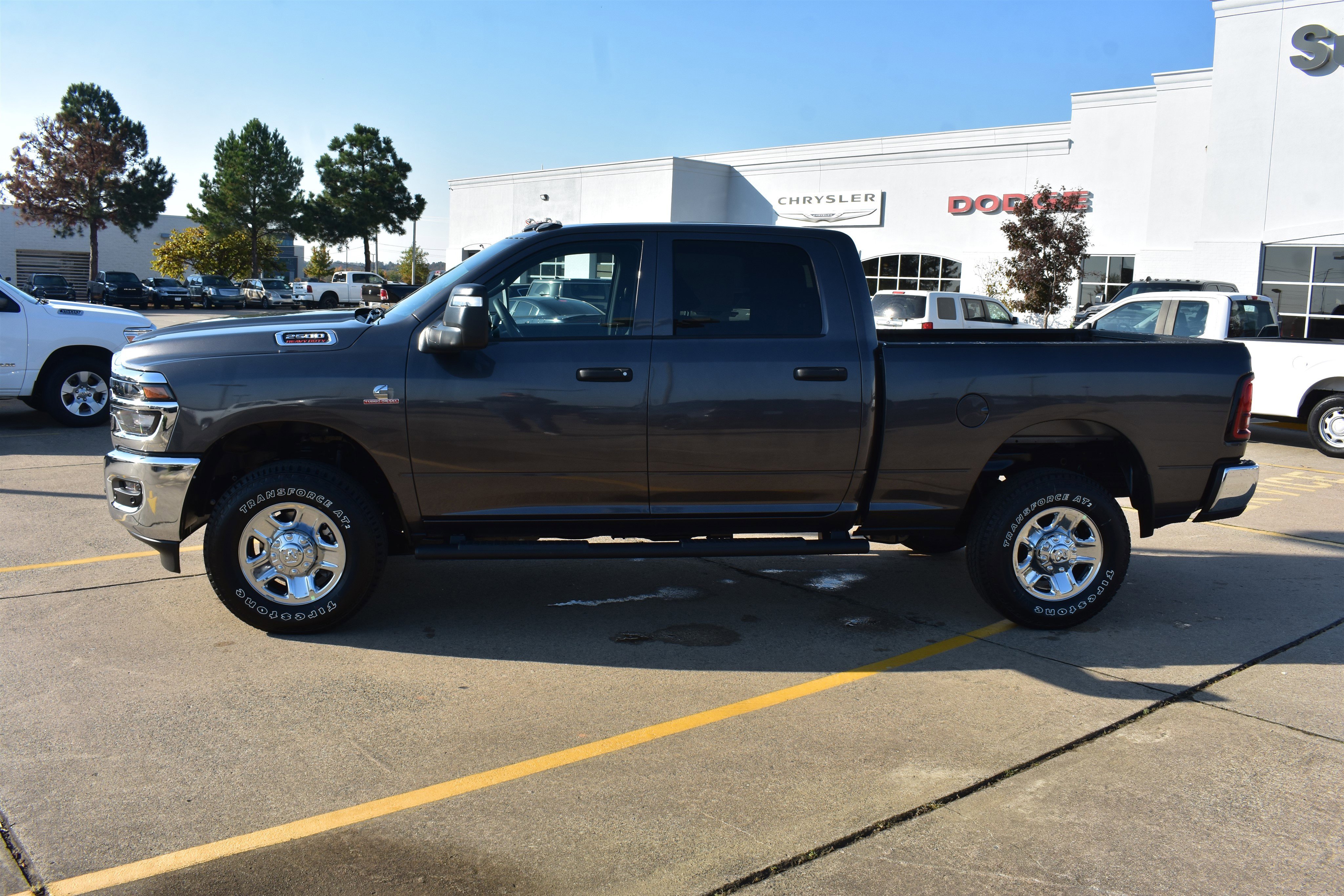 New 2026 Granite Crystal Metallic Clear-Coat Exterior Paint RAM Tradesman image 9