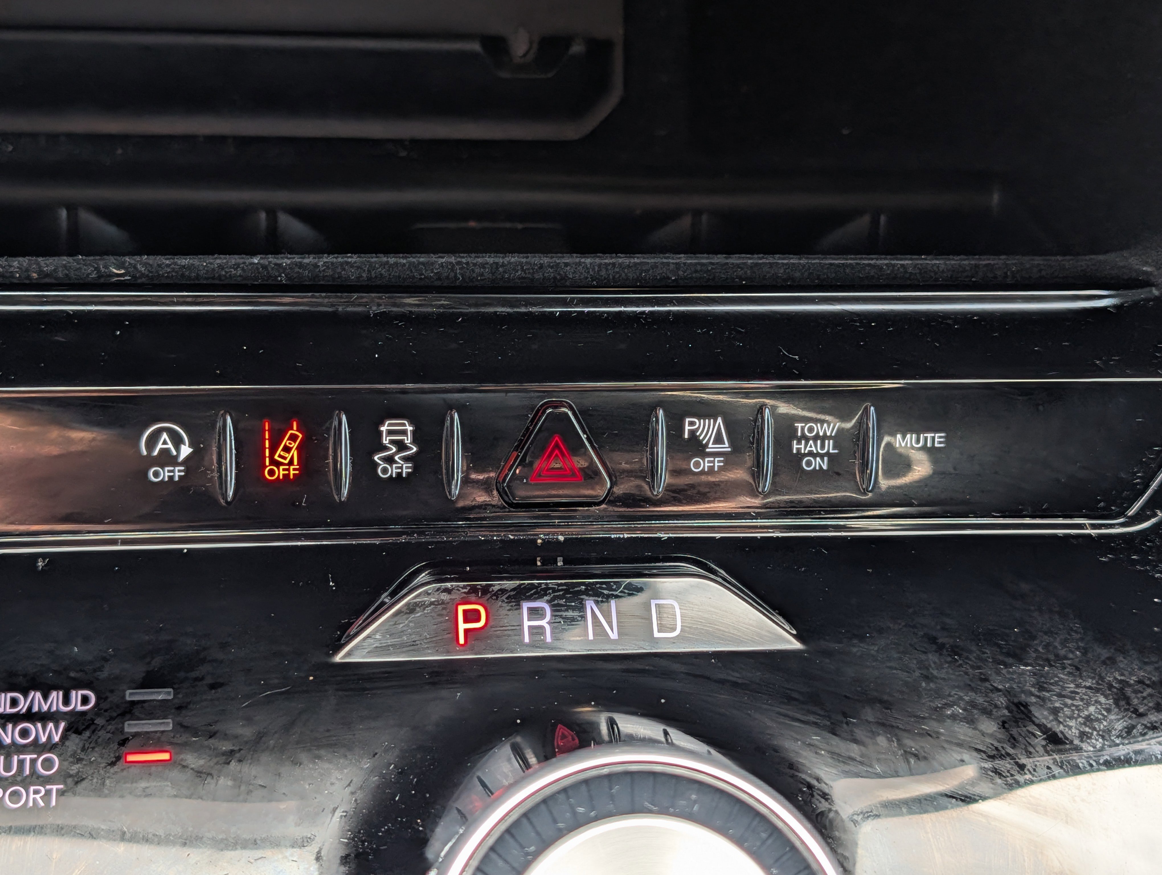 Used 2025 Diamond Black Crystal Pearlcoat Jeep 4WD image 31