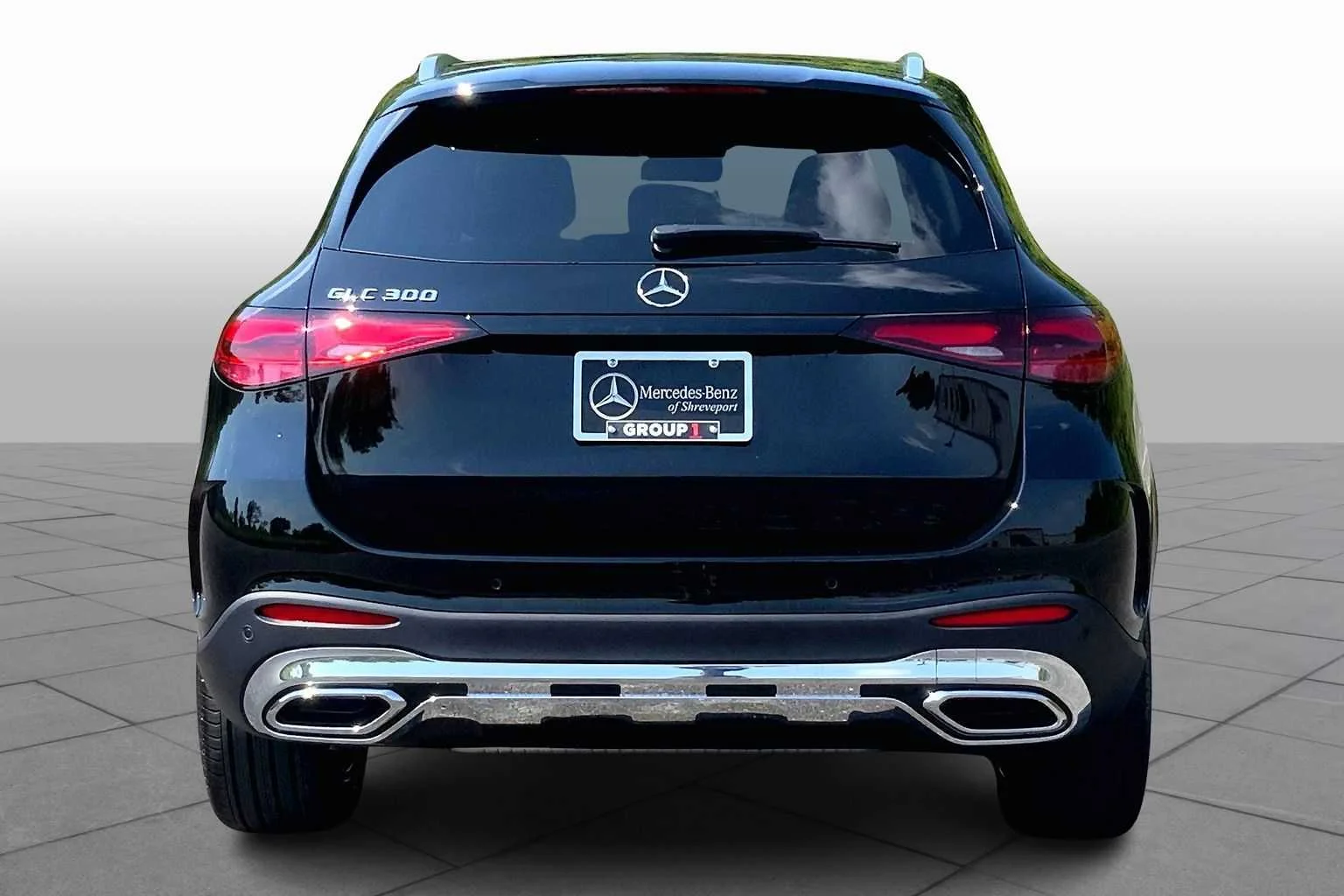 New 2026 Black Mercedes-Benz GLC 300 image 4