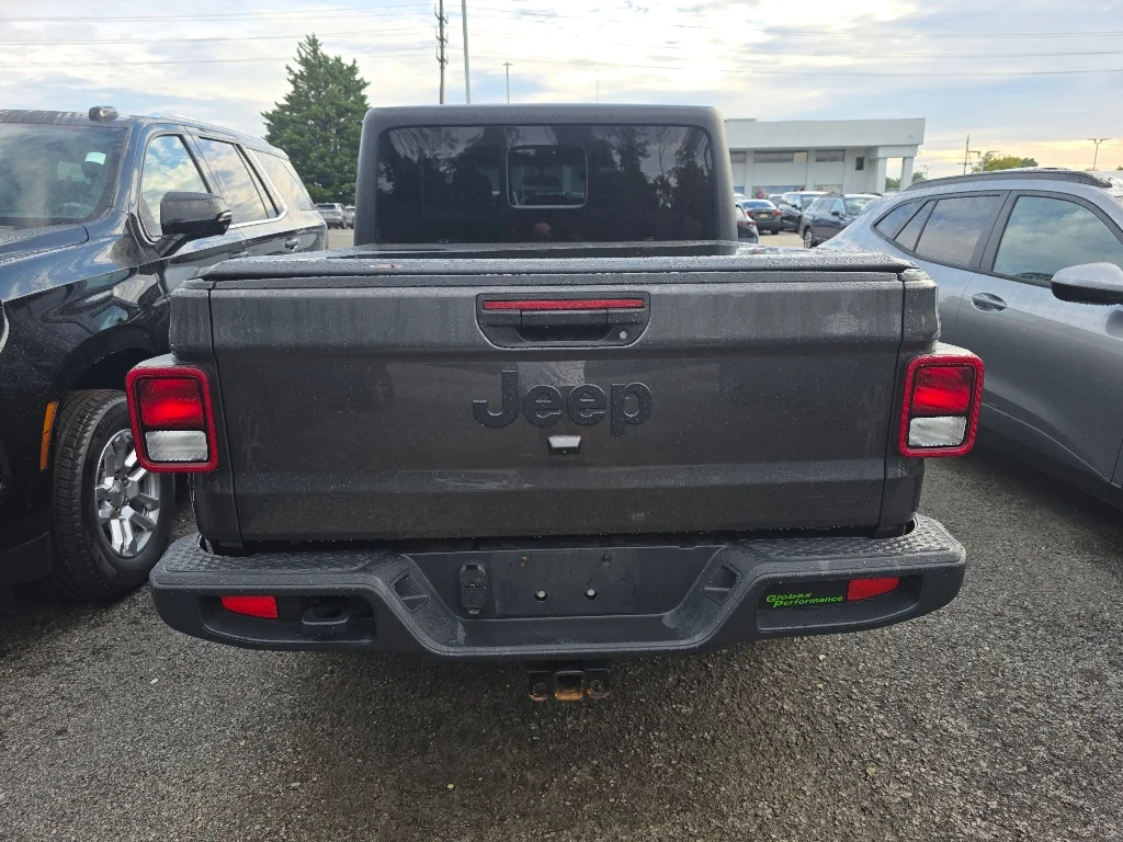Used 2021 Gray Jeep Sport image 4