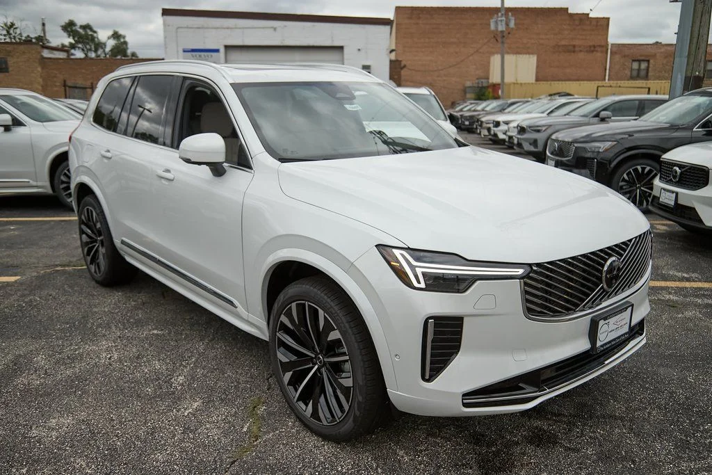 2026 Volvo XC90 Plus - Photo 4