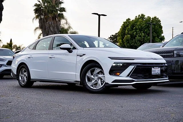 2025 Hyundai Sonata SE's photo