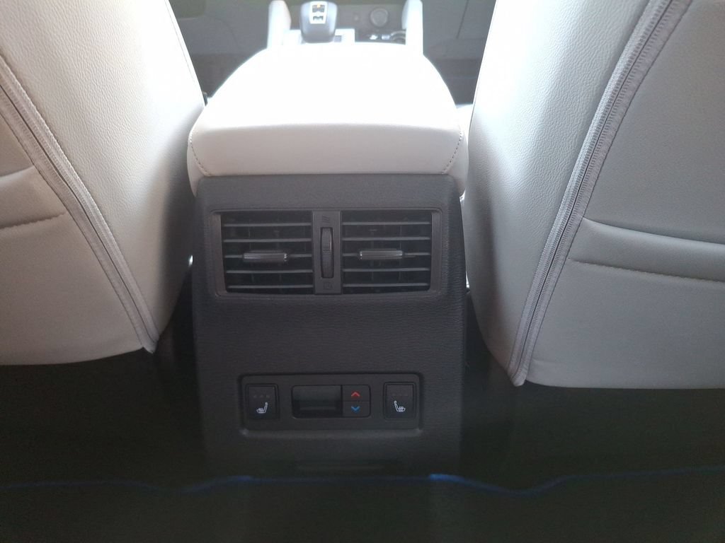 Used 2024 Mitsubishi Outlander Plug-In Hybrid SUV