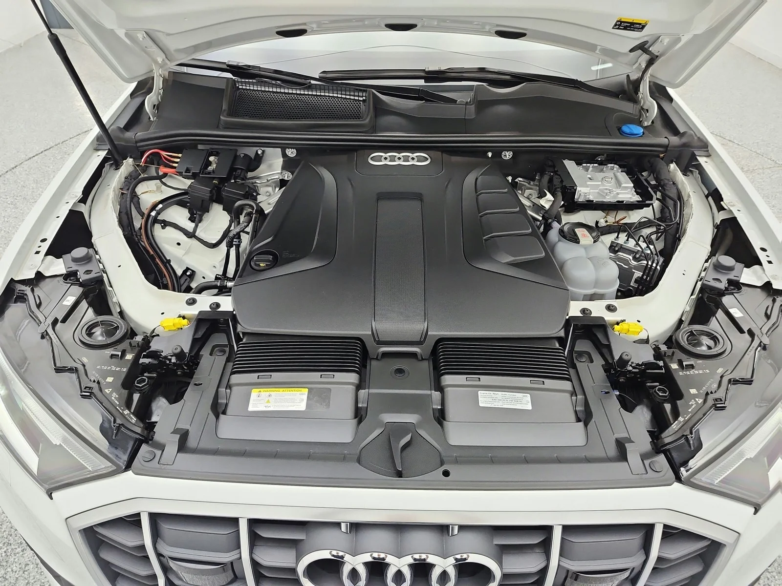 Used 2023 Carrara White Audi Premium 45 TFSI quattro image 16