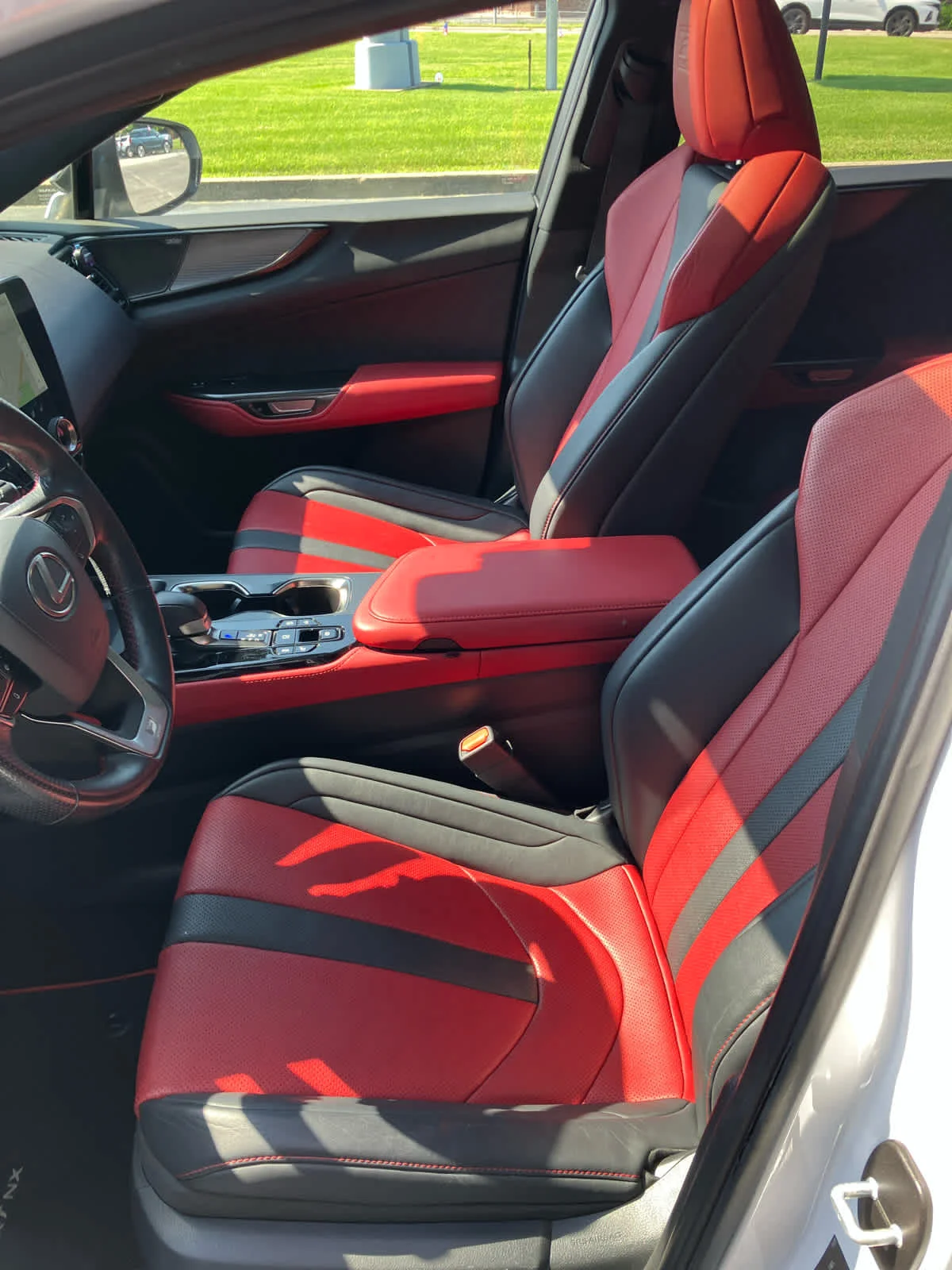 Used 2022 Ultra White Lexus F SPORT Handling image 17
