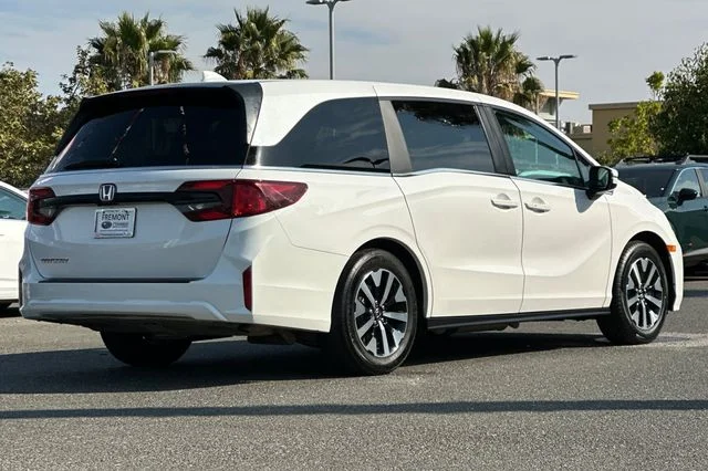 Used 2025  Honda EX-L image 4