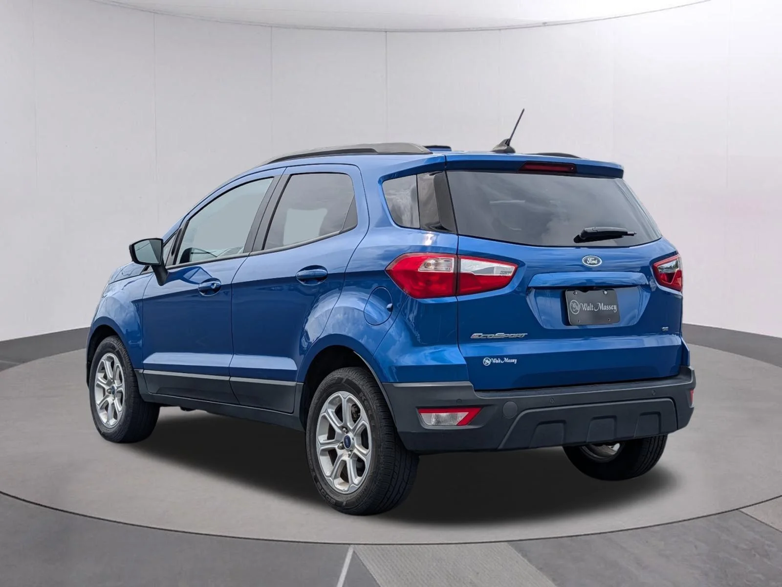 Used 2021 Lightning Blue Ford SE image 3