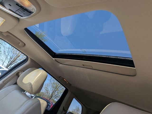 Used 2015 White Jeep Limited image 12