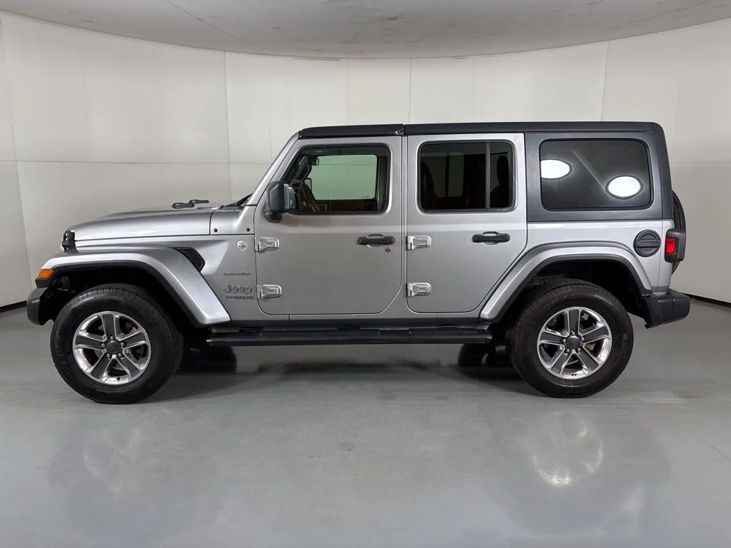 Used 2021 Silver Jeep Unlimited Sahara image 5