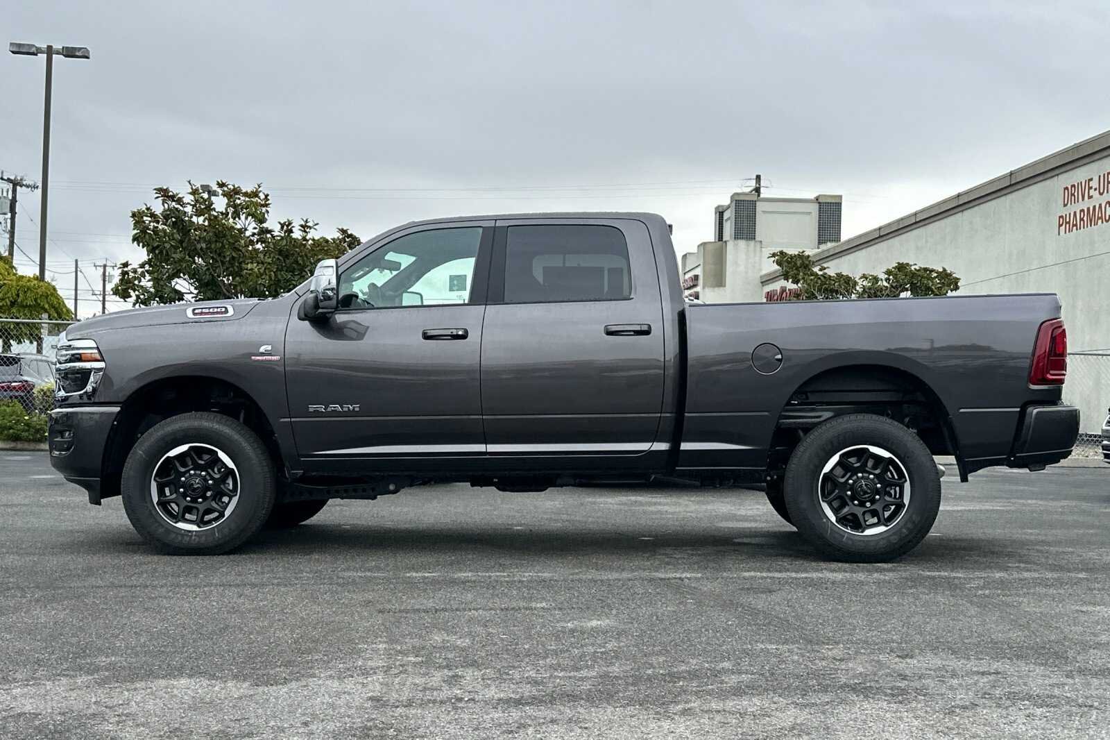 New 2026 Granite Crystal Metallic Clear-Coat Exterior Paint RAM LARAMIE image 7