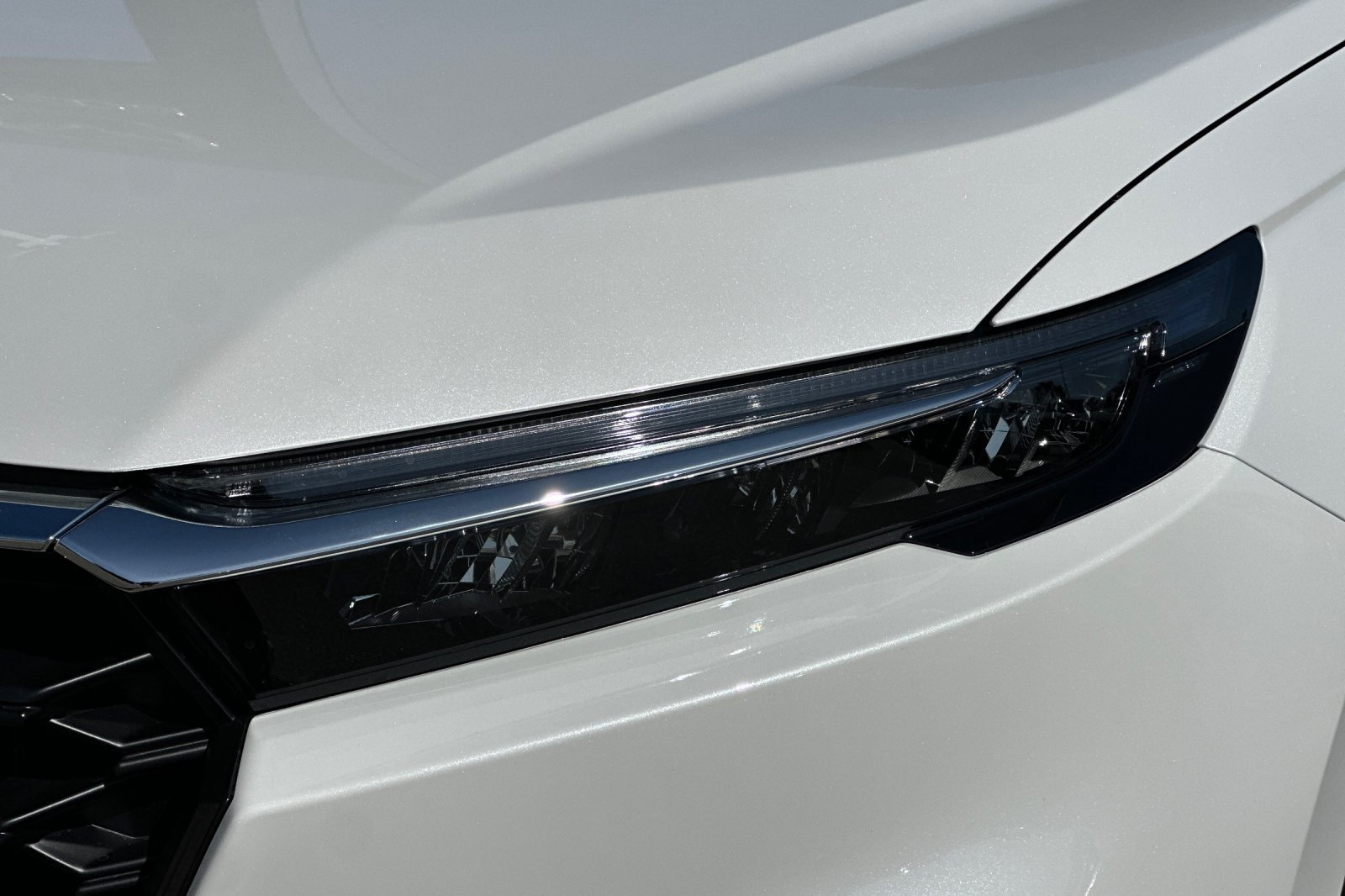 New 2026 Platinum White Pearl Honda LX image 19