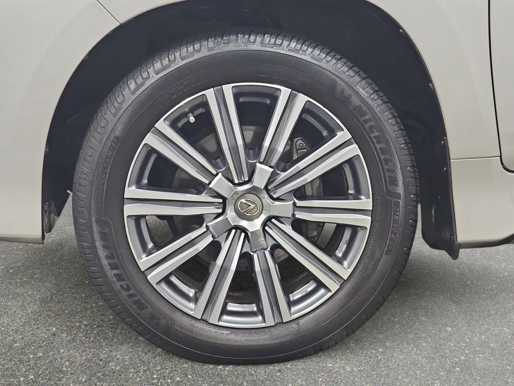 Used 2017 Silver Lexus 570 image 34