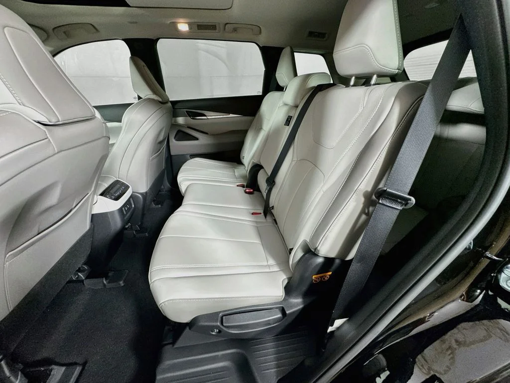 Certified Used 2026 Black INFINITI PURE image 33