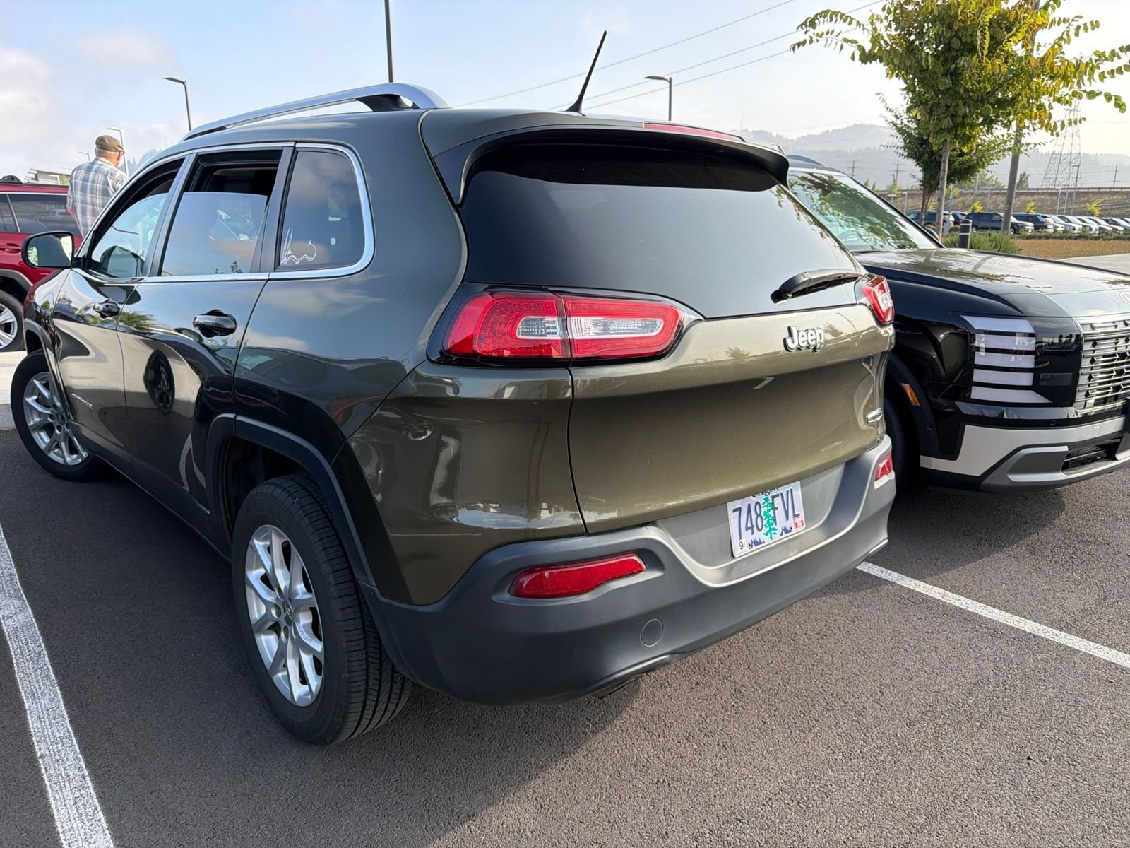 Used 2014 Green Jeep Latitude image 2