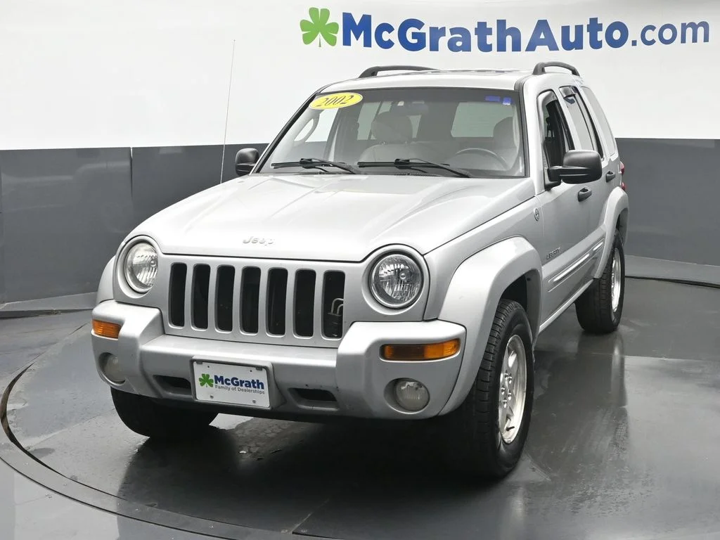 Used 2002 Silver Jeep Limited image 22