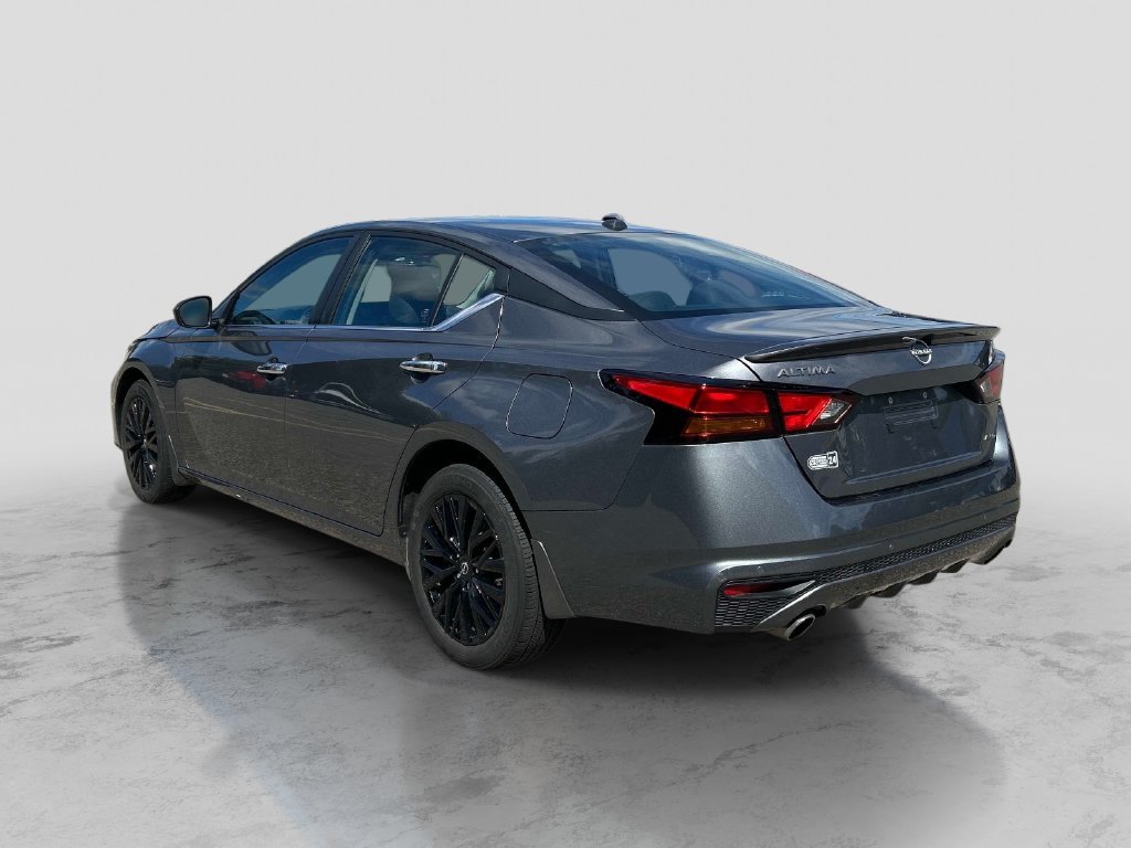 Used 2025 Gray Nissan 2.5 SV image 3