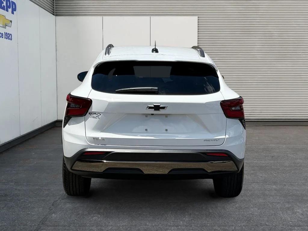 New 2026 Summit White Chevrolet ACTIV image 4
