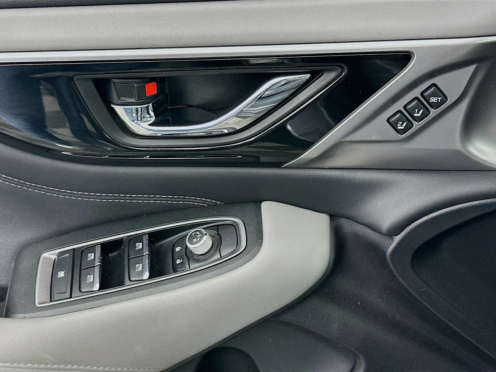 Used 2022 Magnetite Gray Metallic Subaru Limited image 19