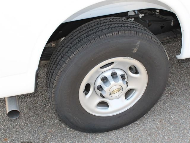 2025 Chevrolet Express Cargo Work Van - Photo 18