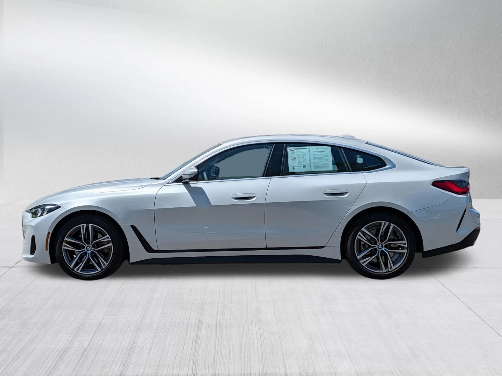Used 2026 Mineral White Metallic BMW 430i xDrive image 4
