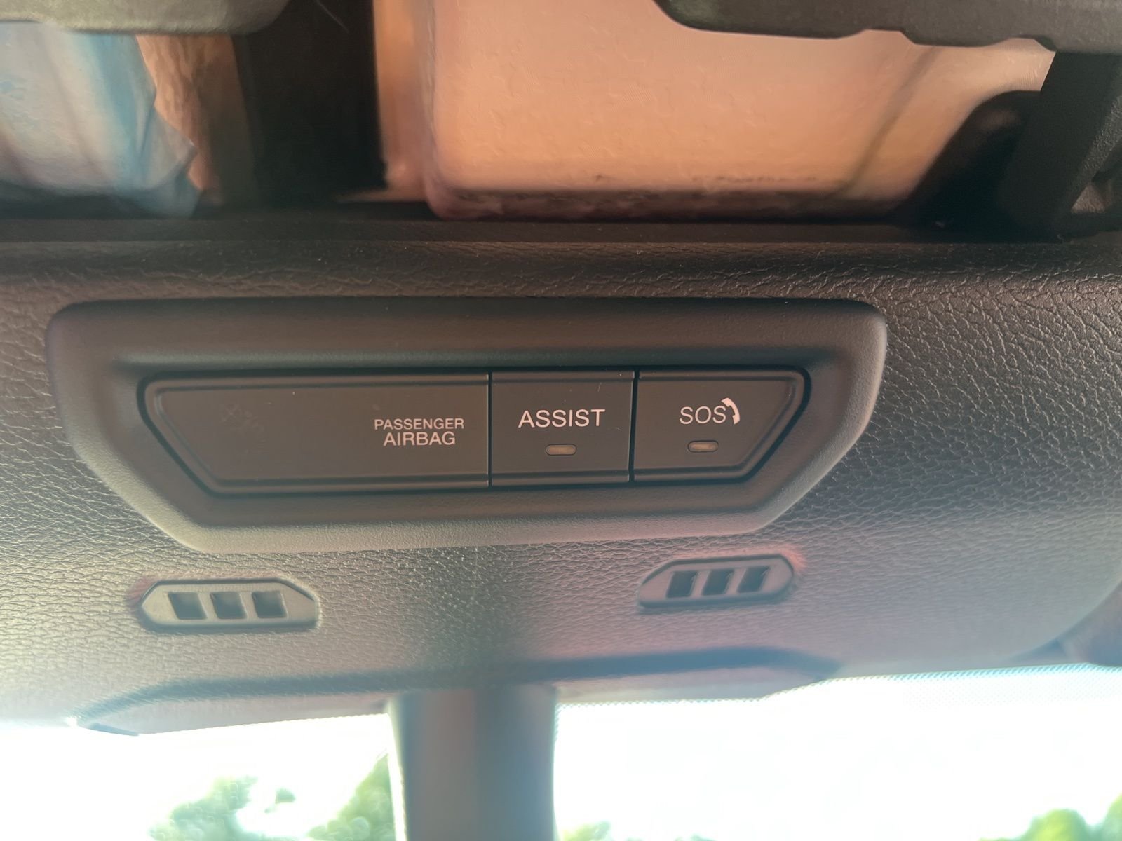 Used 2023  Jeep Sahara image 30