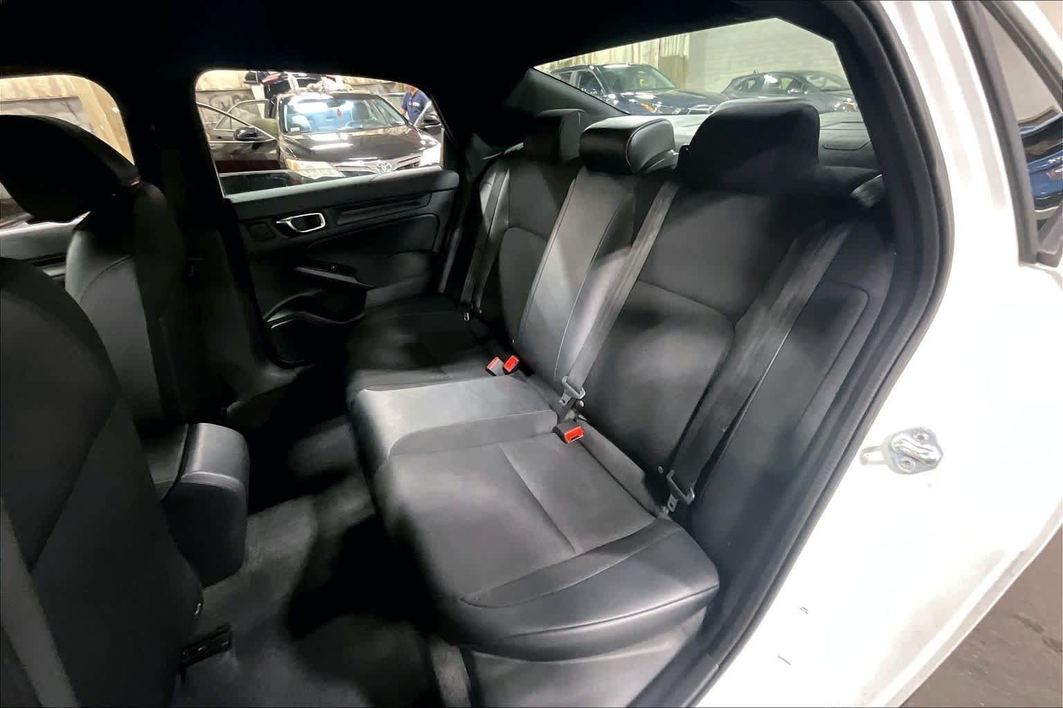 Used 2022 Platinum White Pearl Honda Sport image 21